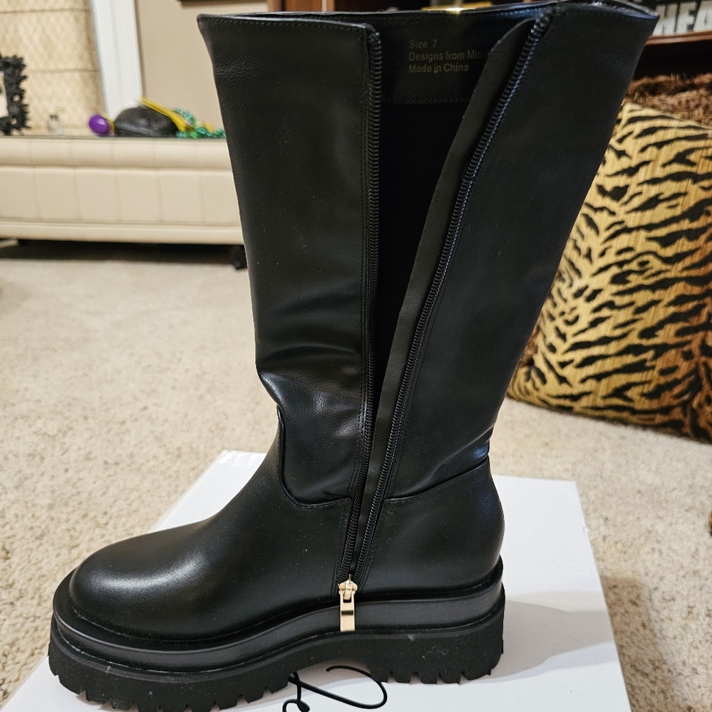Black Side Zip Boots